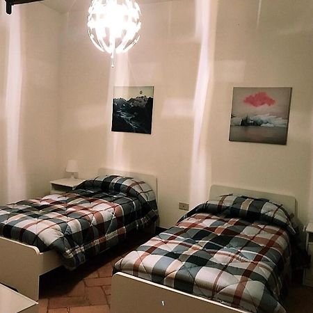 La Torre Di Morro Bed & Breakfast Camerino Bagian luar foto