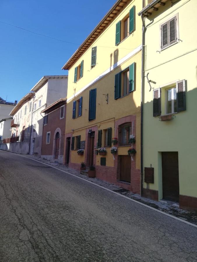 La Torre Di Morro Bed & Breakfast Camerino Bagian luar foto